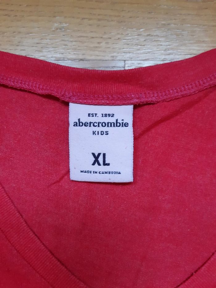 T-shirt fushia Abercrombie - photo numéro 2