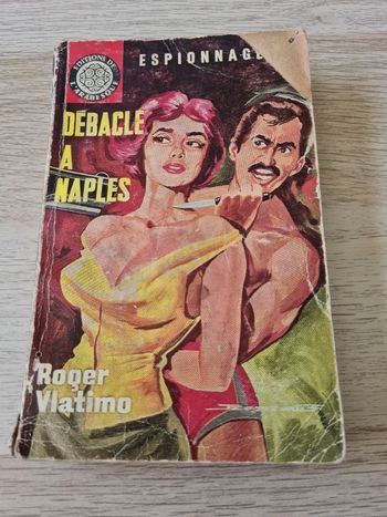 Livre Débâcle à Naples