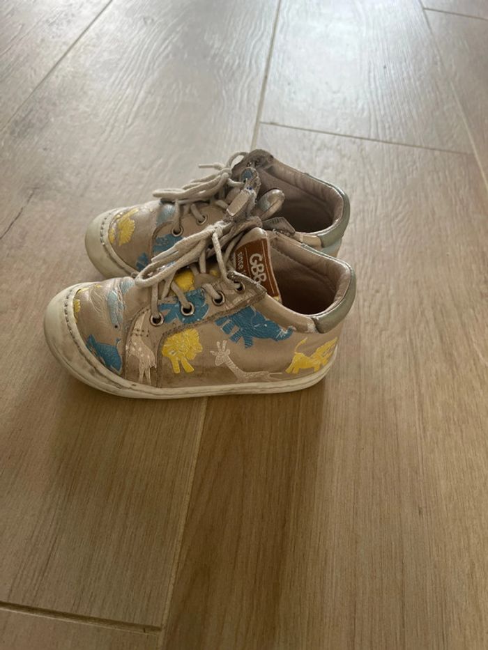 Chaussure GBB taille 23 - photo numéro 2