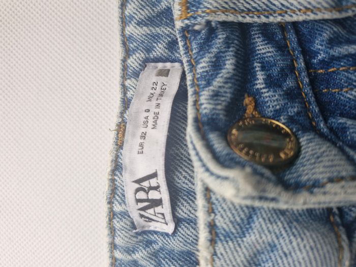 Jeans 32 Zara bleu clair délavé - photo numéro 3
