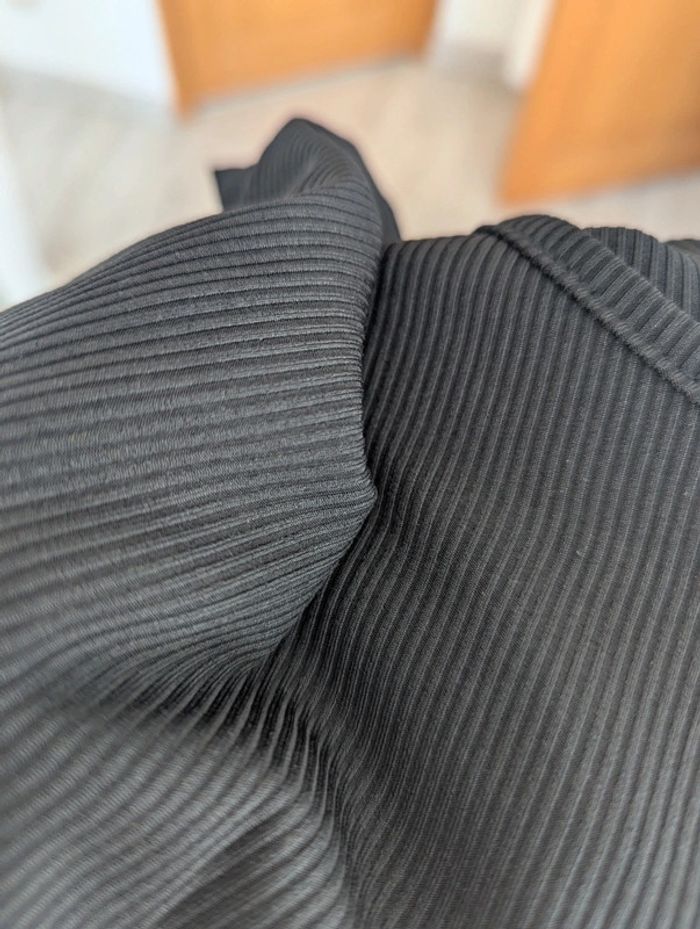 Débardeur fluide noir taille 44 a bretelles - photo numéro 4