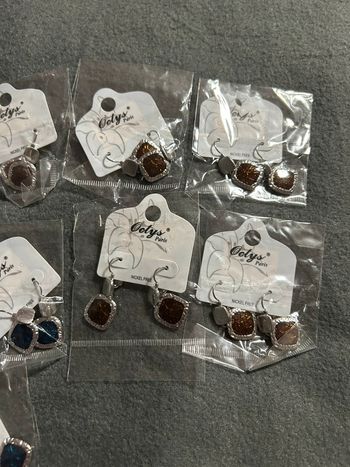 Lot de 11 boucles d’oreilles