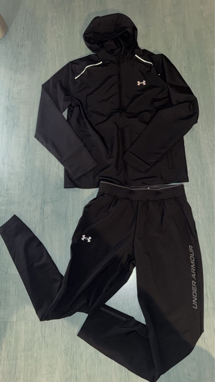 Ensemble Under Armour Launch noir (veste + pantalon) taille M – neuf - photo numéro 1