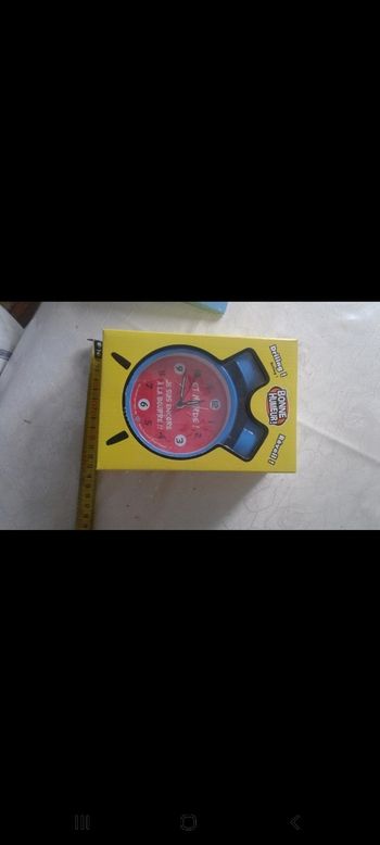 Reveil matin vintage coloré aiguille