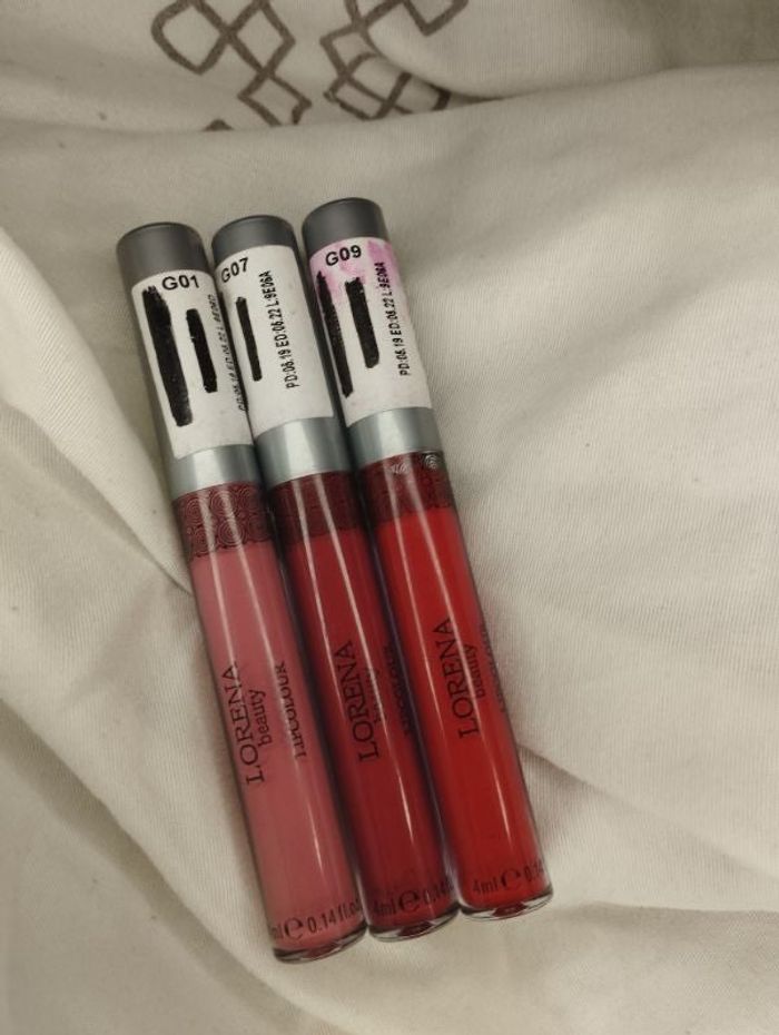 Lot de trois rouges a lèvres