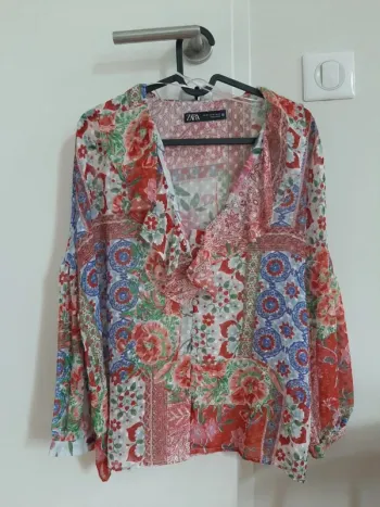 Blouse zara taille Xs bohème folk volants