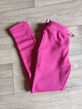 46. Pantalon jogging 146/152