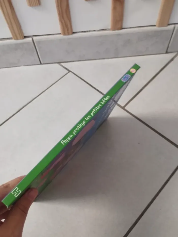 Livre Peppa pig protège les petites bêtes - photo numéro 2