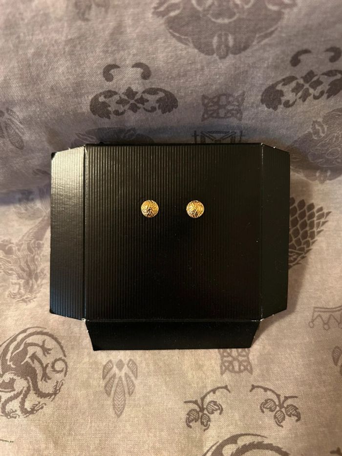 Puces d’oreilles dorée