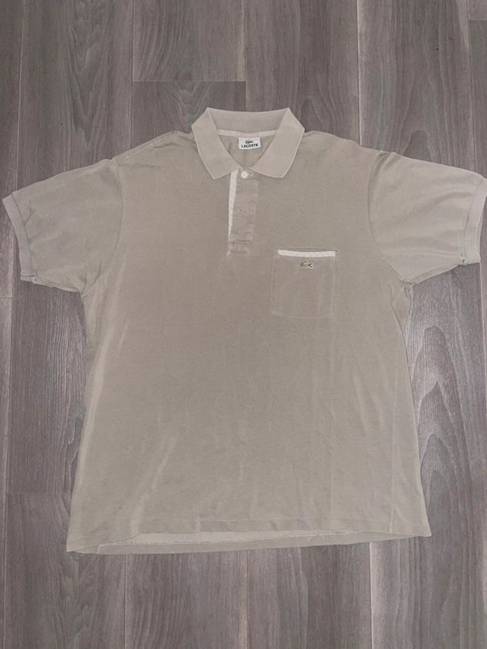 Polo Lacoste beige classique avec poche