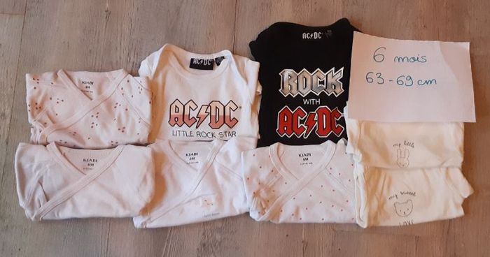 Lot de 8 bodys fille