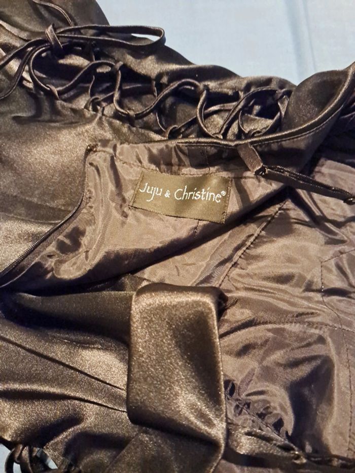 Robe en satin - photo numéro 5