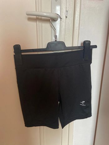 Short femme de sport neuf