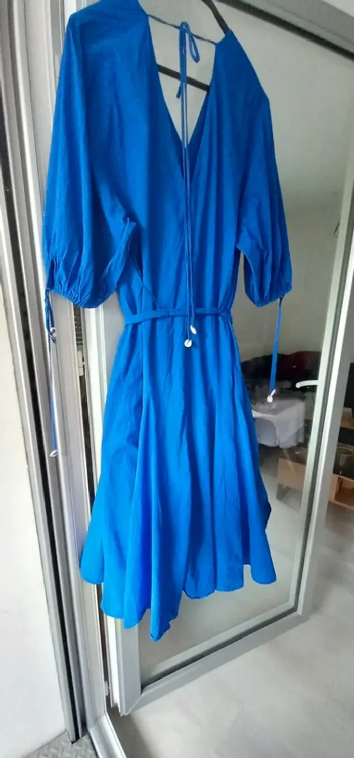Robe bleue - photo numéro 2
