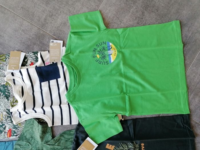 Lot tee shirt neuf 6 ans vertbaudet - photo numéro 3