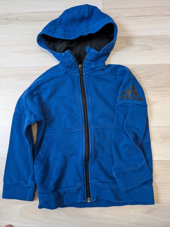 Gilet zippé avec ceapuche garçon 5-6 ans
