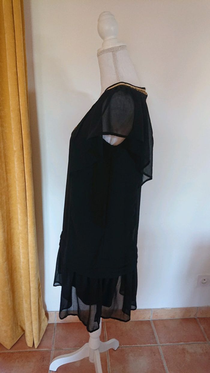 Robe noire à voiles et dorures taille 38 - photo numéro 3