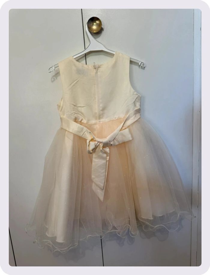 Robe jaune - photo numéro 2