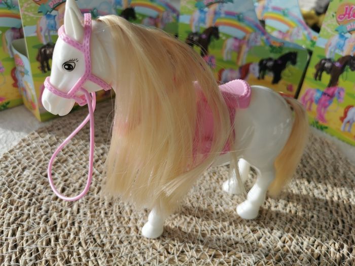 6 chevaux à coiffer avec peignes et pinces - photo numéro 5