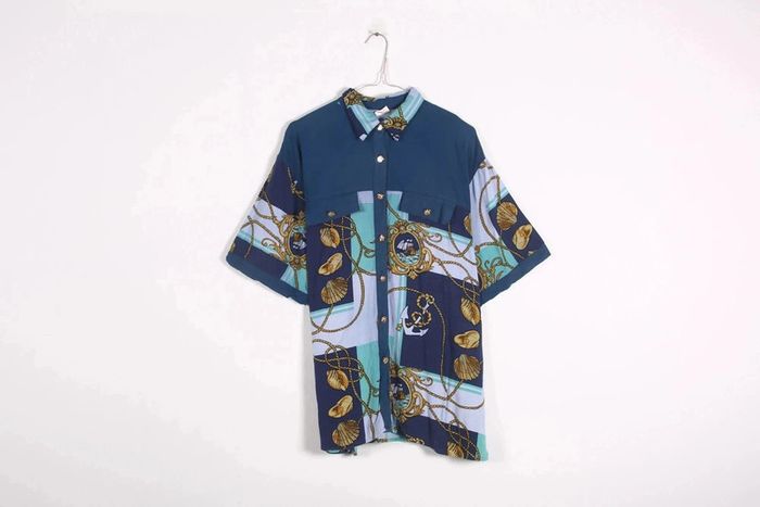 Superbe chemisette vintage 80-90's en viscose motif coquillages et dessins marins (#240164)