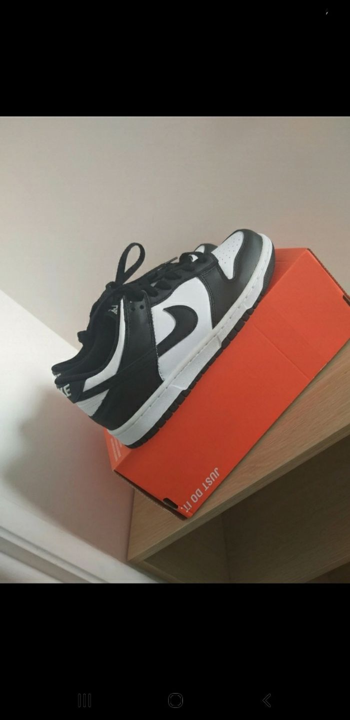 Basket Nike Dunk neuve - photo numéro 2