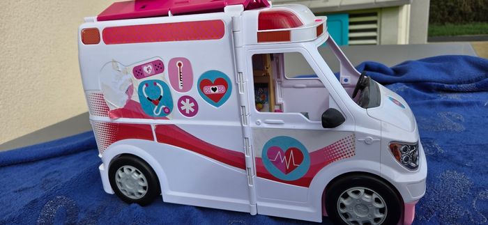 Ambulance barbie - photo numéro 3
