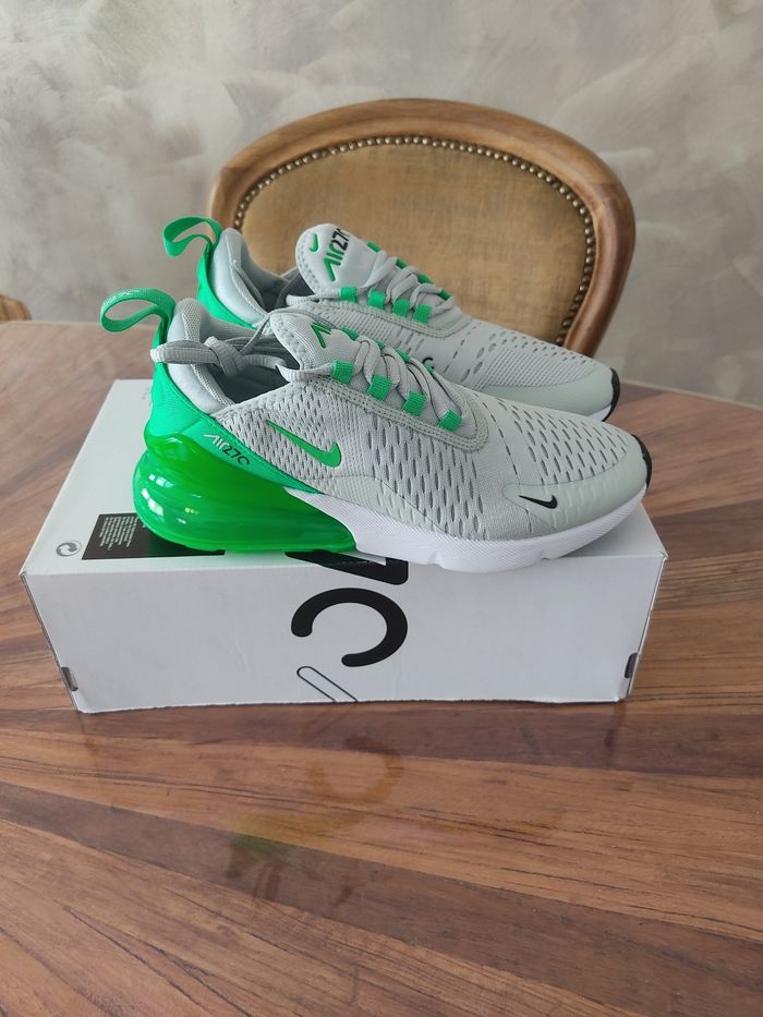 Baskets Nike air max 270 T 38.5 - photo numéro 4