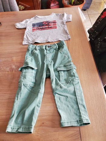 Ensemble 2 pièces 24 mois très bon état