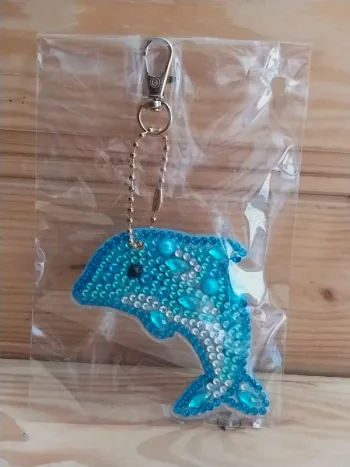 Porte clé recto / verso dauphin 🐬 en Diamond painting