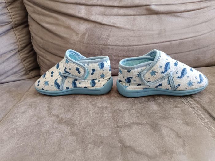 Pantoufles bleu taille 25 garçon et Charlie et Friends - photo numéro 3