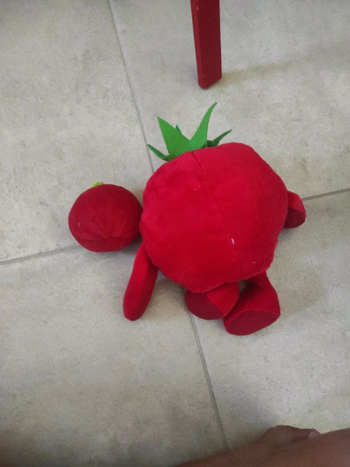 Lot de 5 peluches carotte géante, citron, pomme , tomate géante et tomate playtive junior - photo numéro 4