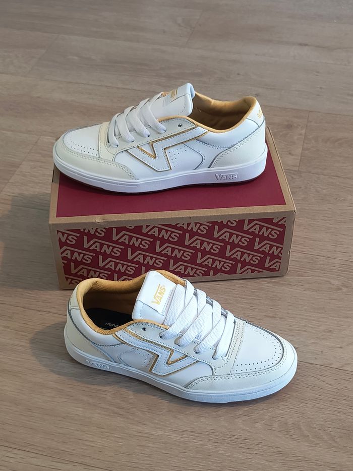 Chaussures Vans old skool taille 36 neuves - photo numéro 2