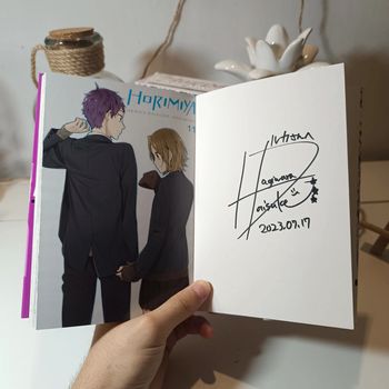 Manga Horimiya Tome 11 édition limitée dédicacé par la dessinatrice