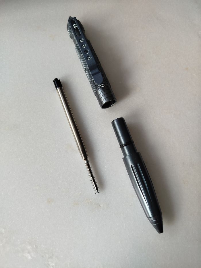 Stylo gris titanium avec embout brise-vitre - photo numéro 5