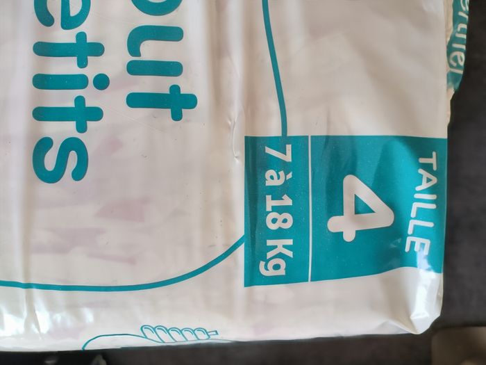 Paquet de couche neuf taille 4 - photo numéro 2