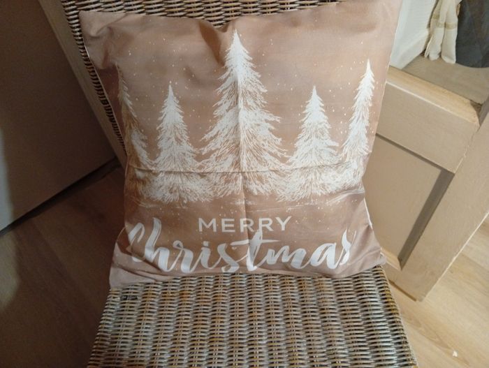 Lots 3  housses de coussins de  Noël - photo numéro 2