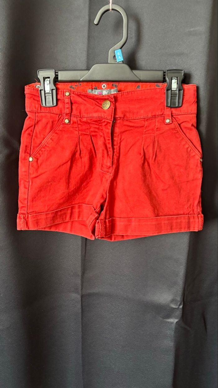 Short rouge Lovely Girl by Orchestra