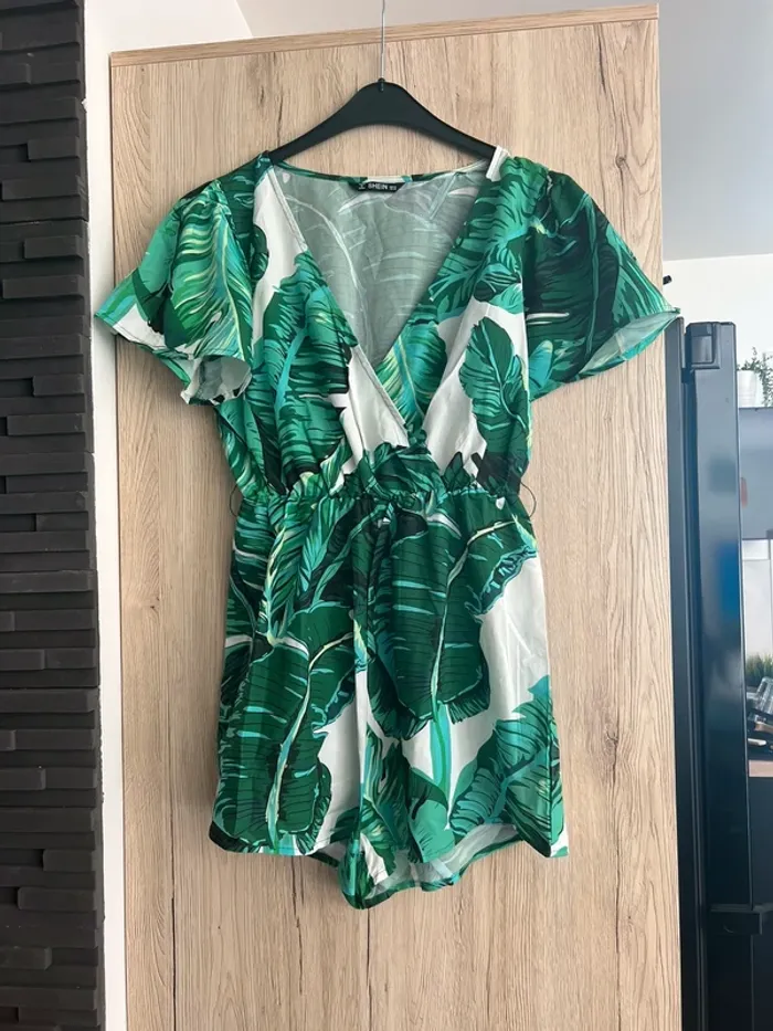 Combishort vert et blanche à fleurs - photo numéro 2