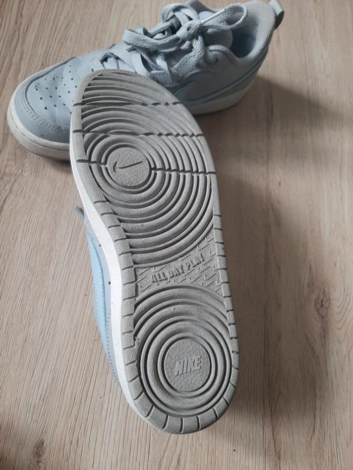 Super paire de Nike - photo numéro 3