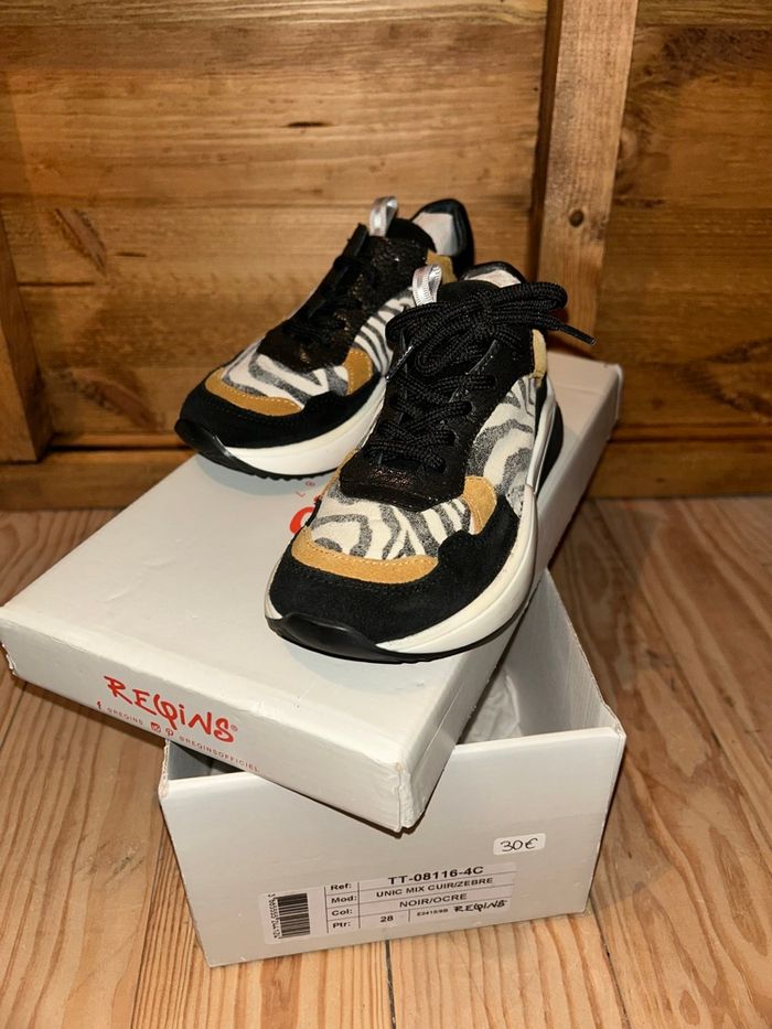 Basket zébré requins neuve