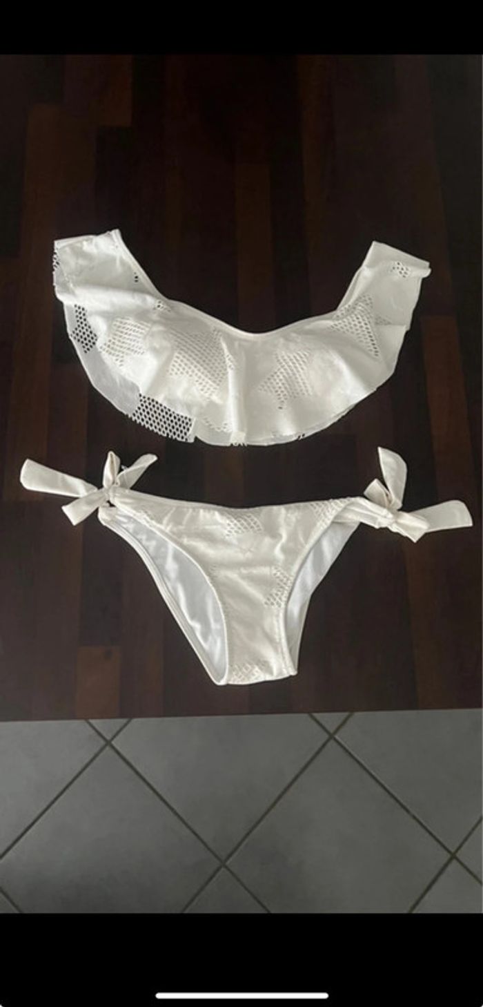 Maillot de bain 2 pièces blanc en parfait état taille 38 - photo numéro 2