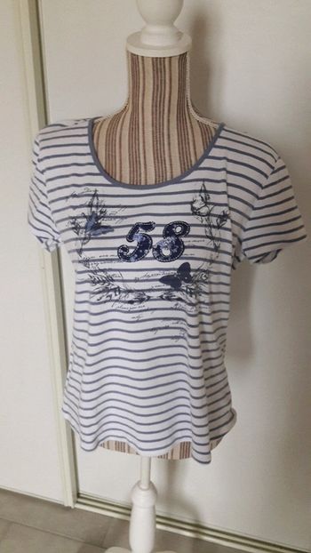 Tee shirt coton taille 4 blanc rayé et motif fleurs papillon tres bon état