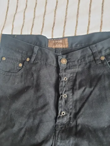 Pantalon noir percings  38