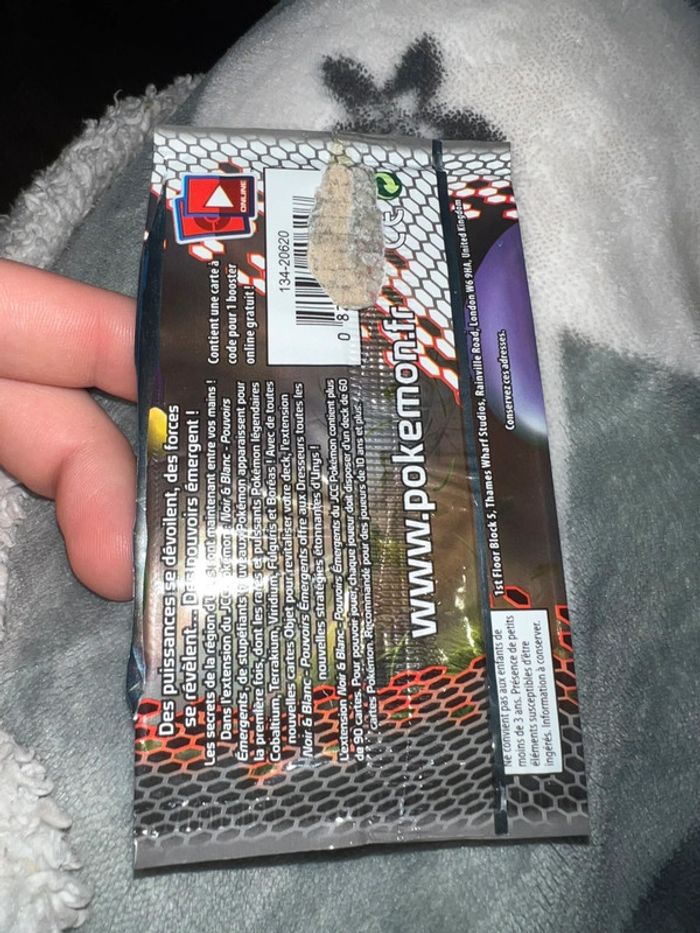 Booster vide Pokémon vintage noir et blanc pouvoirs émergents sans carte - photo numéro 3