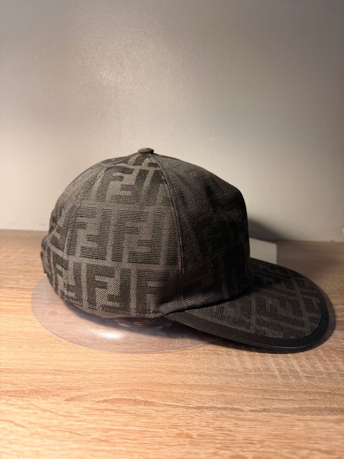 Casquette Fendi Noir - photo numéro 4