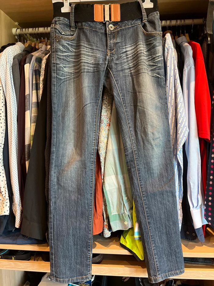 Jeans avec ceinture