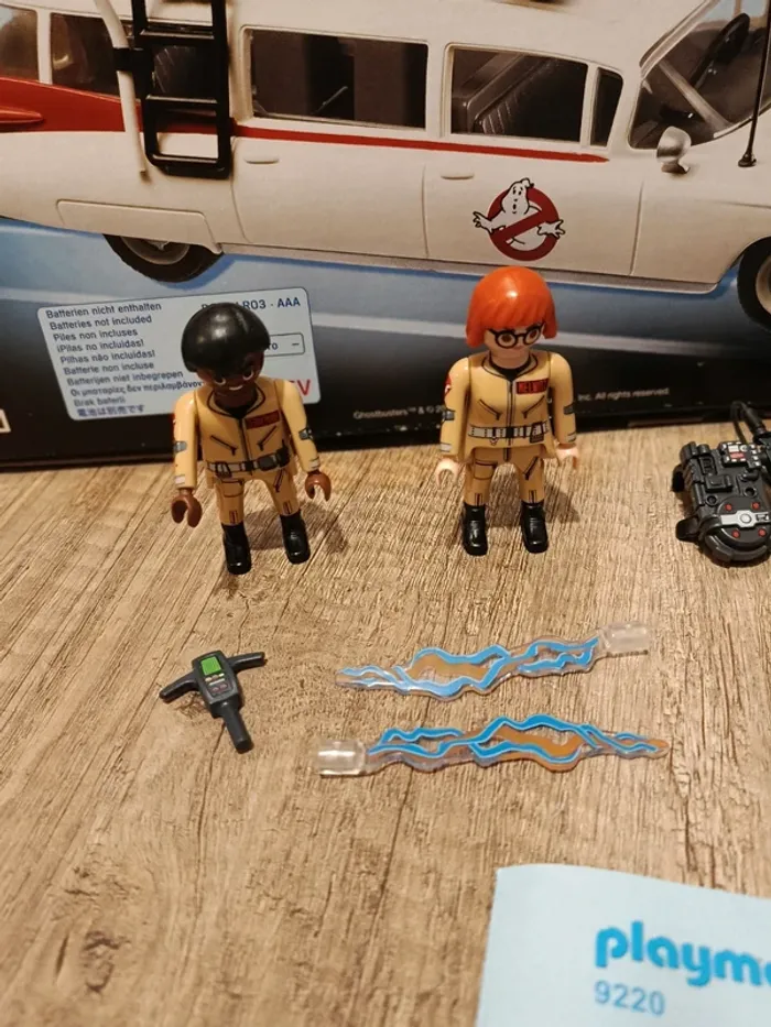 playmobil ghostbusters 9220 "Véhicule d'intervention des héros " - photo numéro 4