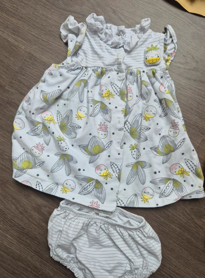 Magnifique lot de 2 ensembles robe et bloomer 3 mois - photo numéro 2