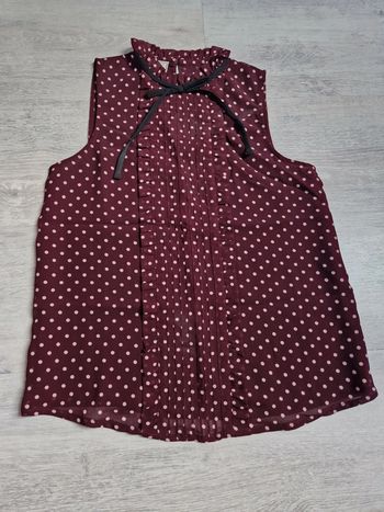 Blouse pimkie bordeaux à pois rose étiquette de taille coupée mais convient à un XS