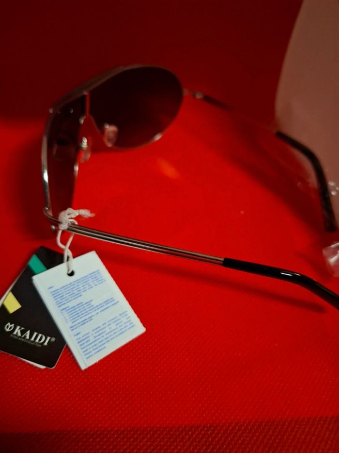 Paire de lunettes de soleil  KAIDI neuve avec étiquette uv400 protection CE - photo numéro 9